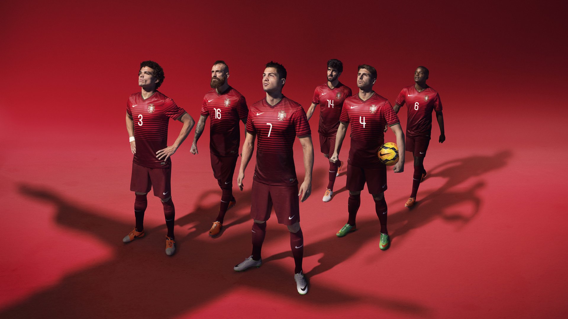 _古城壁球赛：传统文化与现代运动碰撞_，古城壁画